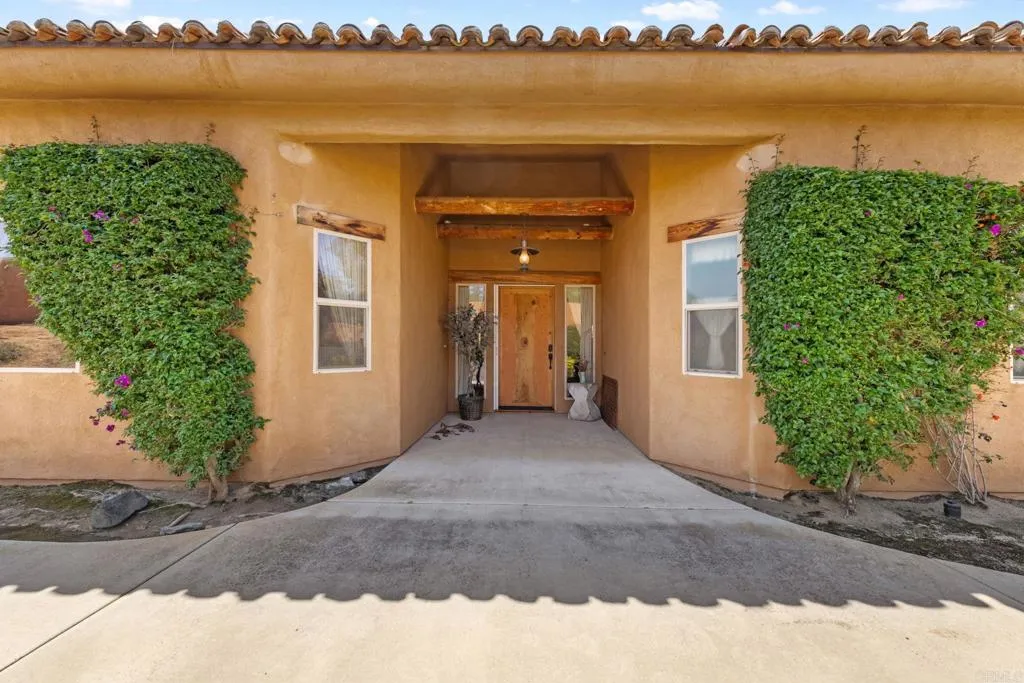 129 Emilia Lane, Fallbrook, California 92028 home-pic-16