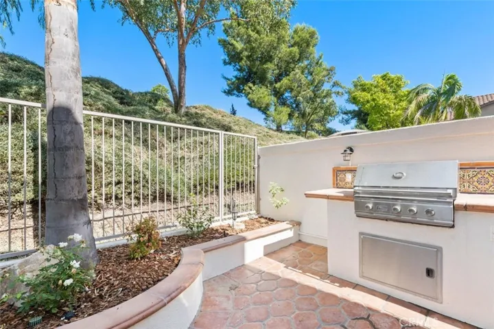 10 Lyon Ridge, Aliso Viejo, California 92656