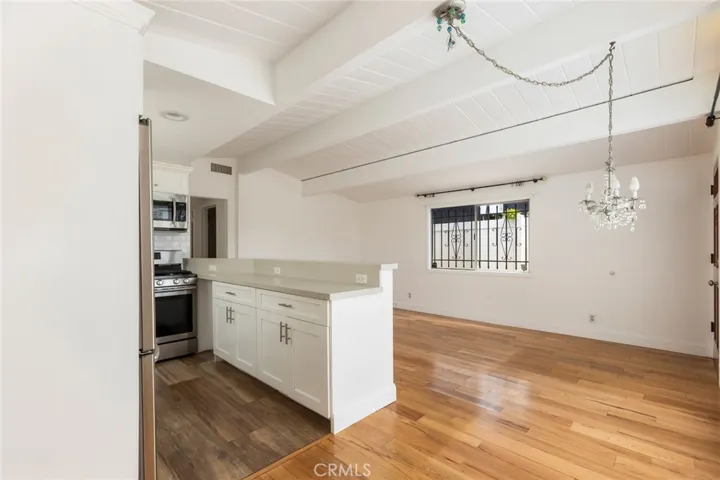 Multiple outlets on kitchen counter