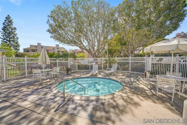 Swimming Pool/Hot Tub/Sauna