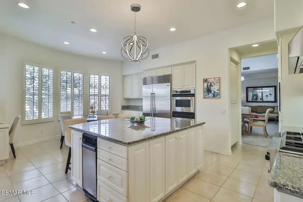 2589 Featherwood Street, Westlake Village, California 91362 home-pic-11