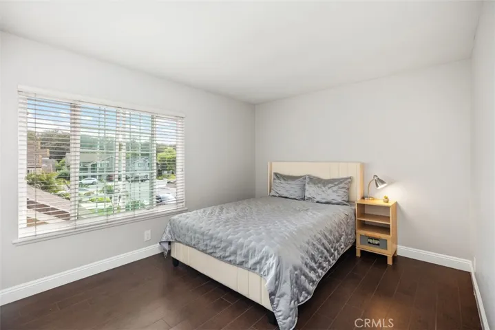 Guest bedroom.