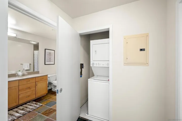 1150 J St 421, San Diego, California 92101