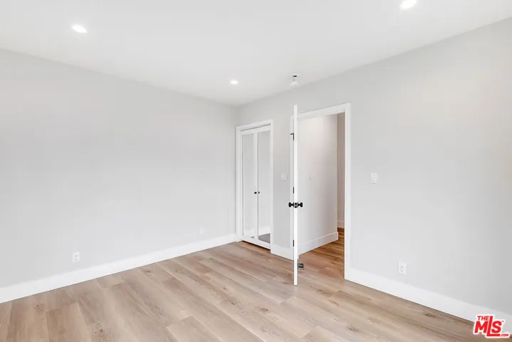 2034 S Palm Grove Avenue, Los Angeles, California 90016