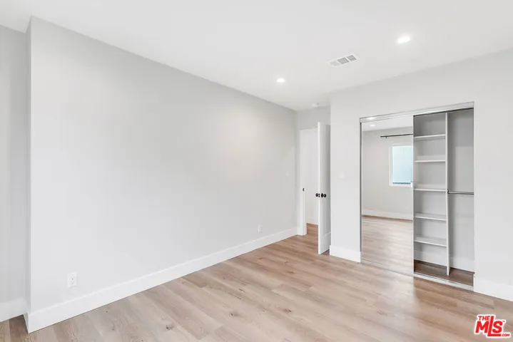 2034 S Palm Grove Avenue, Los Angeles, California 90016
