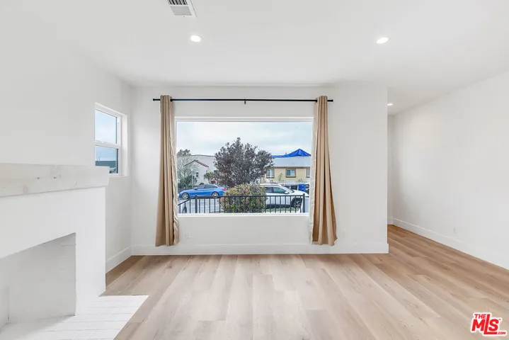 2034 S Palm Grove Avenue, Los Angeles, California 90016