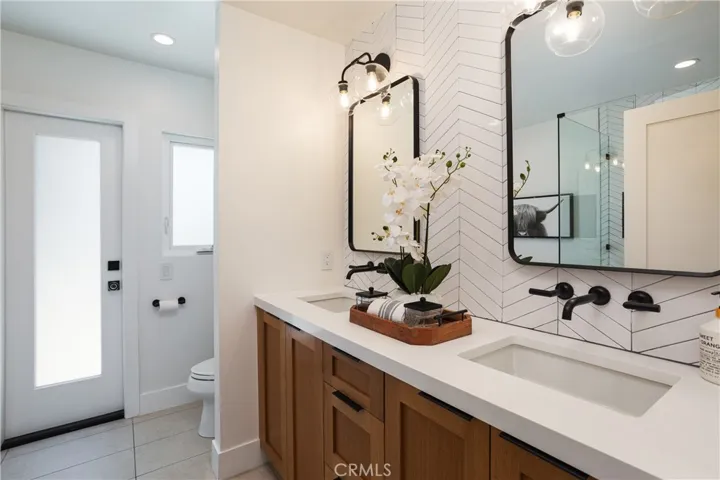 Secondary bathroom