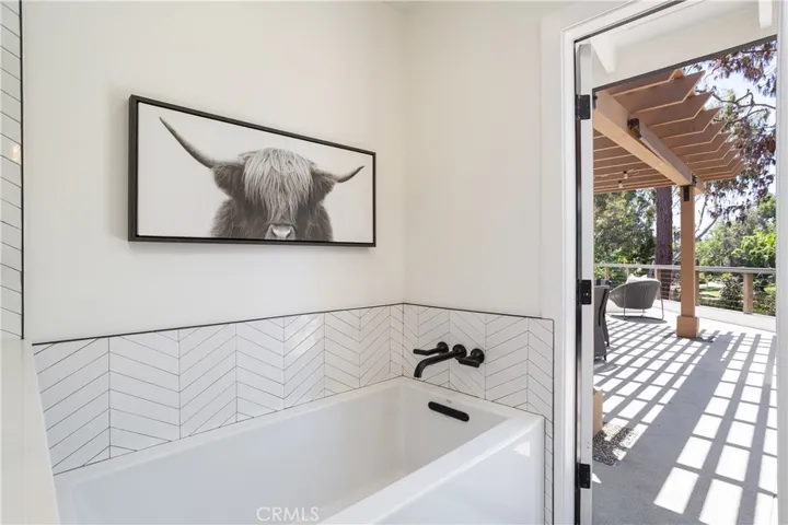 2315 Heather Lane, Newport Beach, California 92660