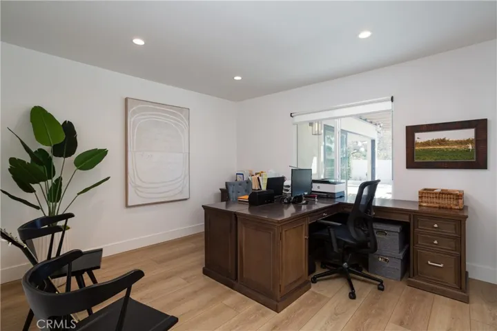 office or bedroom