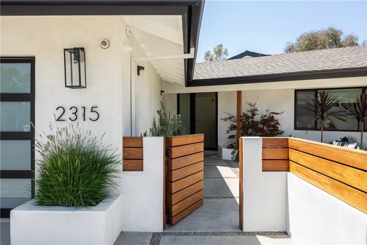 2315 Heather Lane, Newport Beach, California 92660