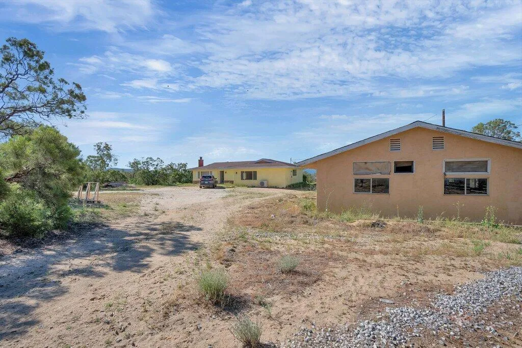 56471 Lubo Trail, Anza, California 92539 home-pic-1