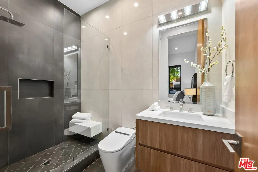 14812 Morrison Street, Sherman Oaks, California 91403 home-pic-21