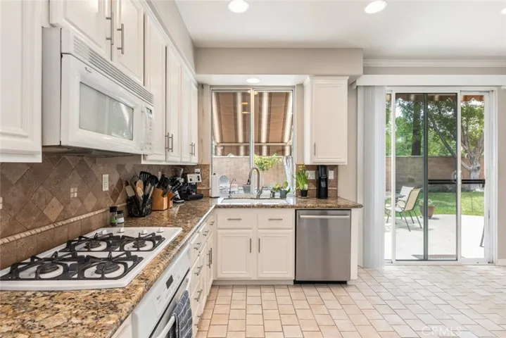 4310 Leonard Way, Corona, California 92883
