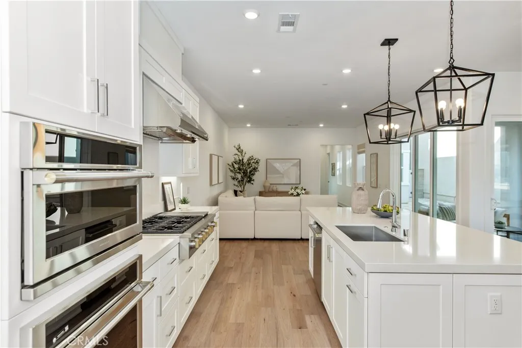 317 Sora, Irvine, California 92618 home-pic-7