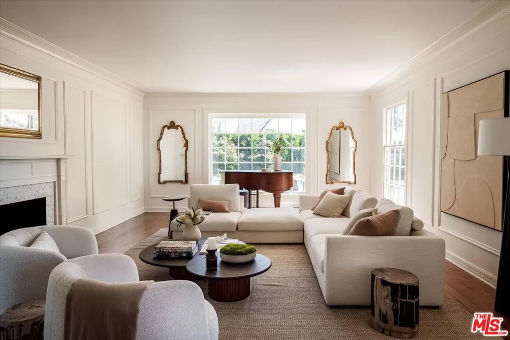 10810 Ambazac Way, Los Angeles, California 90077 home-pic-2