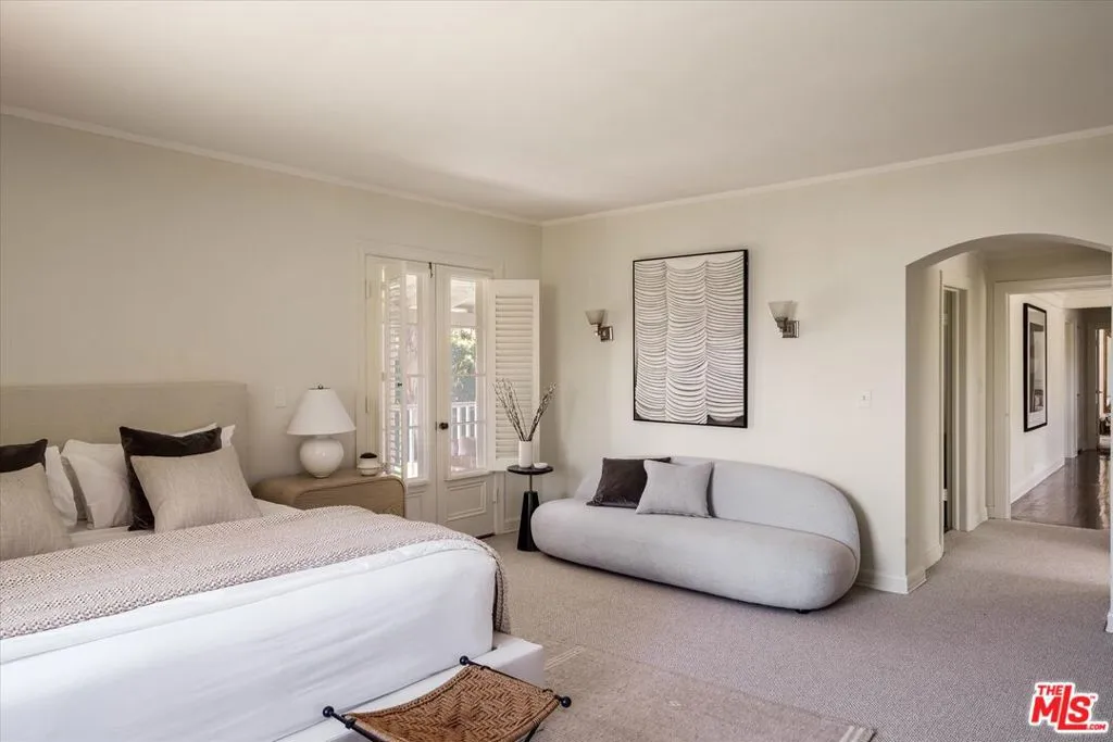 10810 Ambazac Way, Los Angeles, California 90077 home-pic-10