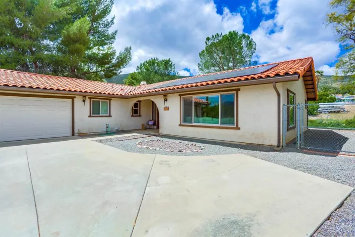 23409 Everett Pl, Ramona, California 92065