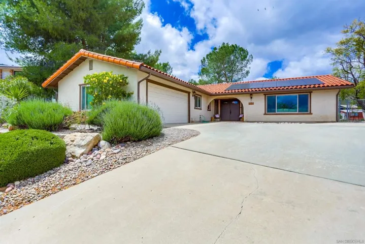 23409 Everett Pl, Ramona, California 92065