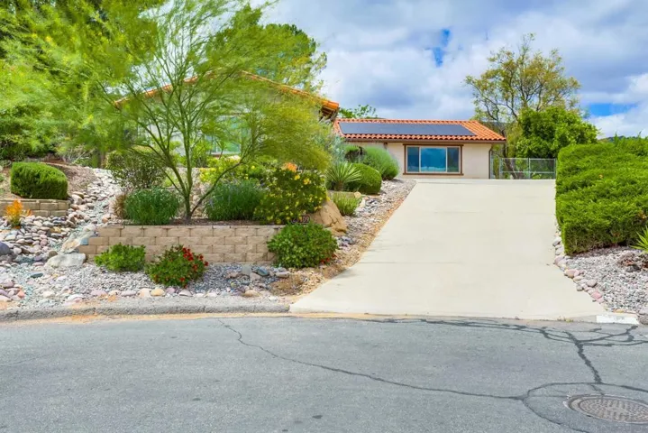 23409 Everett Pl, Ramona, California 92065