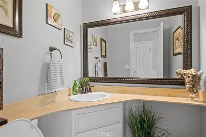 Main Floor 1/2 Bath.