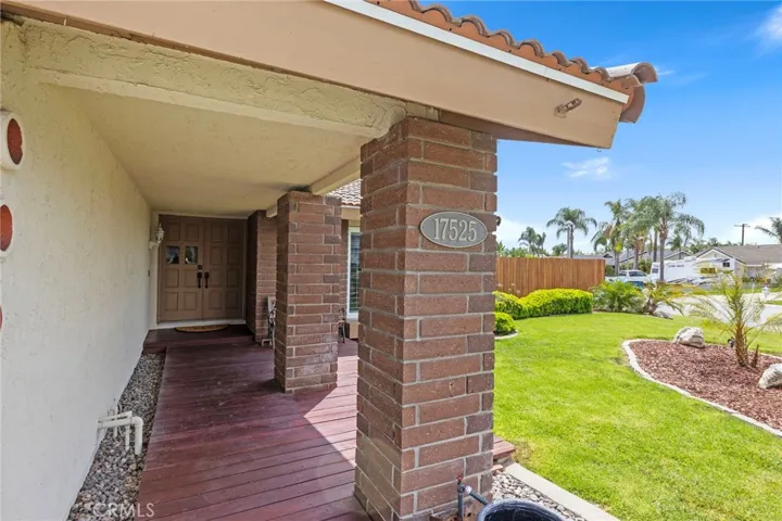 17525 La Entrada Drive, Yorba Linda, California 92886
