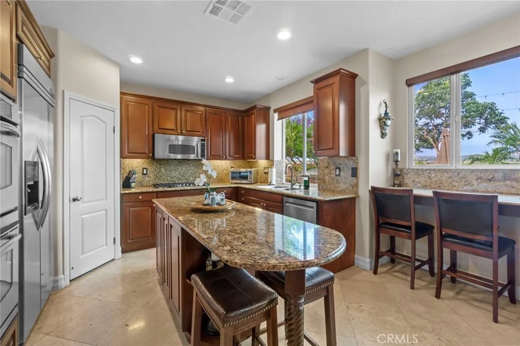 Kitchen Image 2