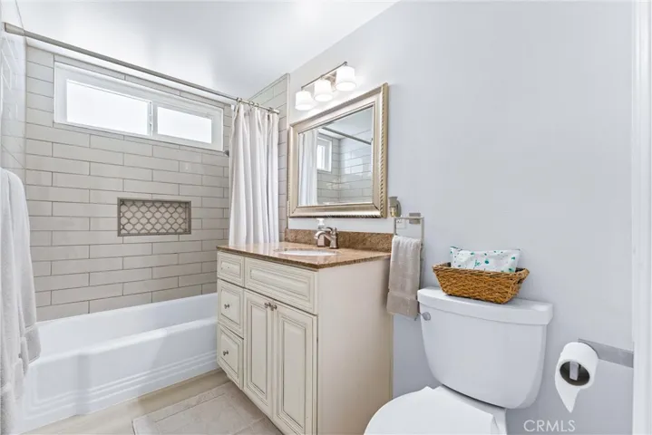 Primary En Suite with custom tile shower area!