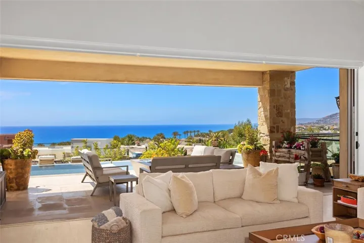 35 Shoreline Living Room Area