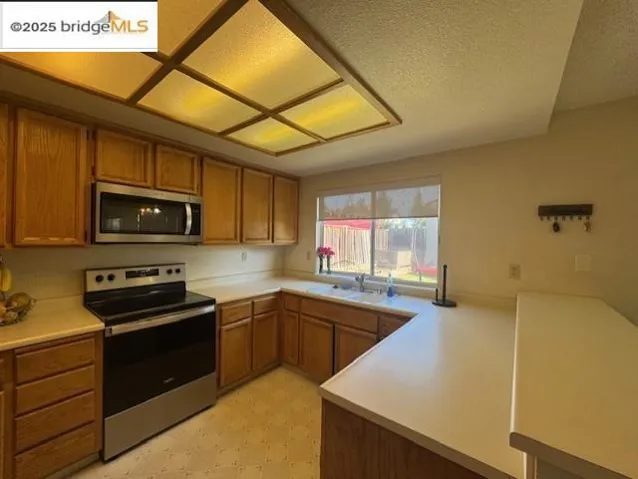 1961 Hemlock Drive, Oakley, California 94561-2211