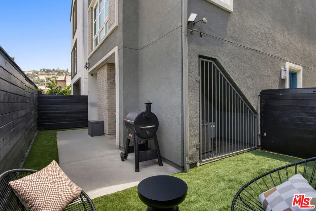 2700 E Chaucer Street 19, Los Angeles, California 90065 home-pic-21