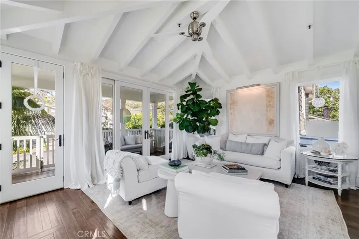1651 Catalina, Laguna Beach, California 92651