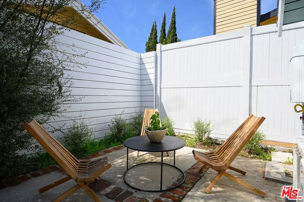 2213 Arizona Avenue, Santa Monica, California 90404 home-pic-17