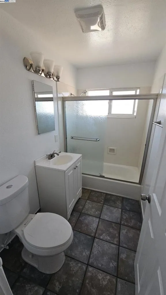 7448 Lockwood St, Oakland, California 94621 home-pic-11