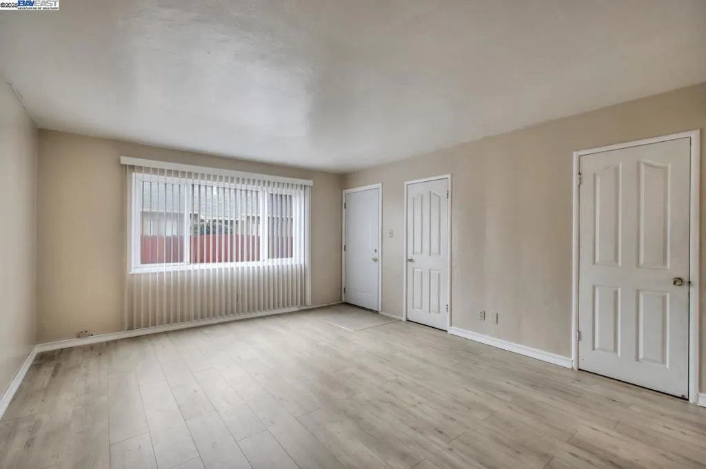 7448 Lockwood St, Oakland, California 94621 home-pic-16
