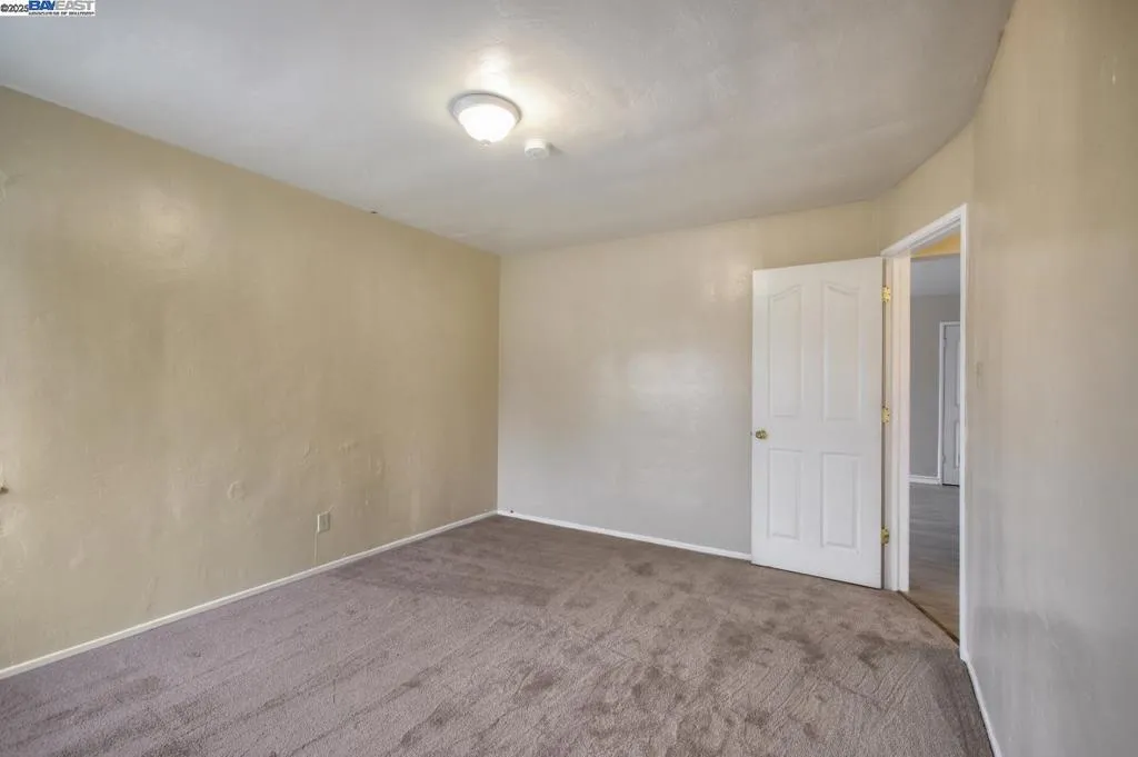 7448 Lockwood St, Oakland, California 94621 home-pic-24
