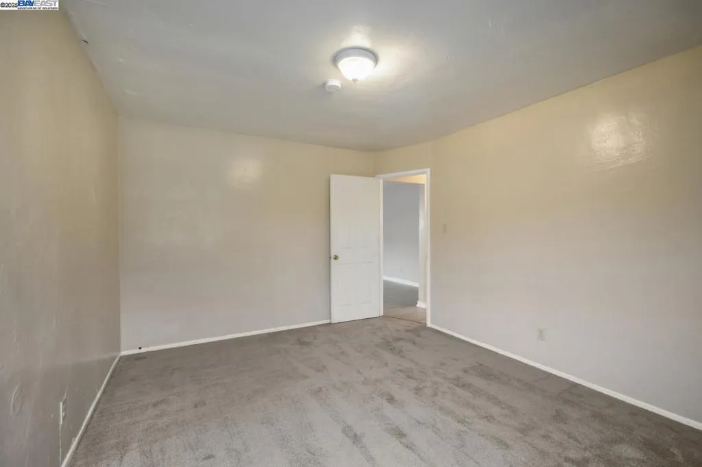 7448 Lockwood St, Oakland, California 94621 home-pic-23