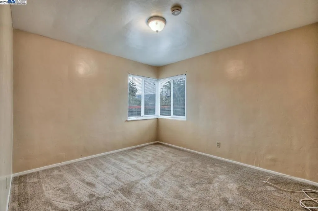 7448 Lockwood St, Oakland, California 94621 home-pic-25