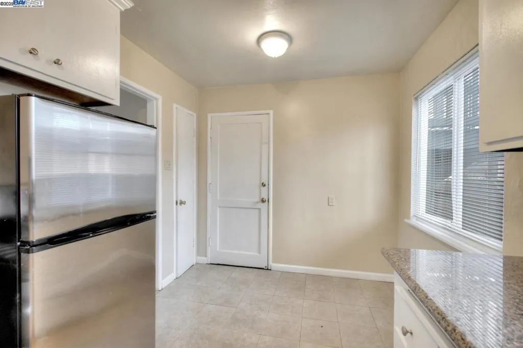 7448 Lockwood St, Oakland, California 94621 home-pic-20