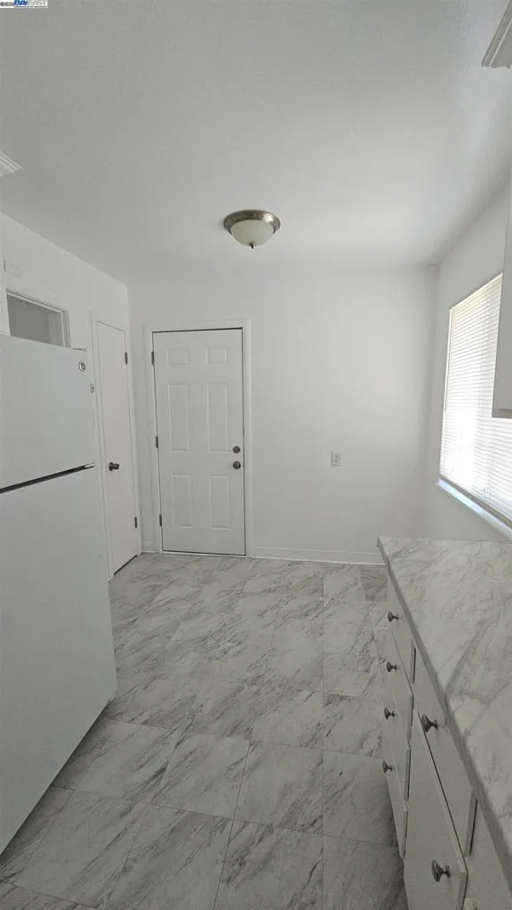 7448 Lockwood St, Oakland, California 94621 home-pic-6