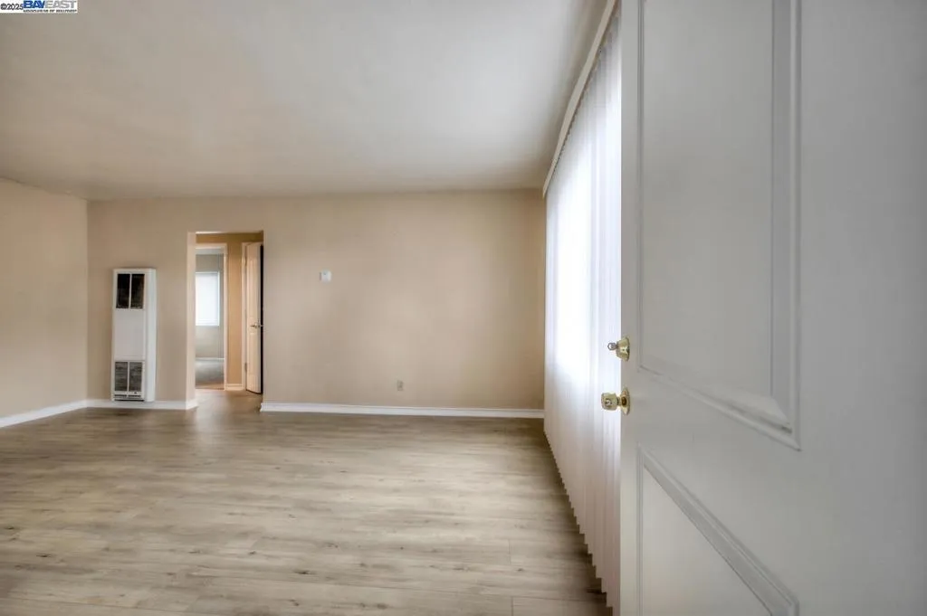 7448 Lockwood St, Oakland, California 94621 home-pic-13