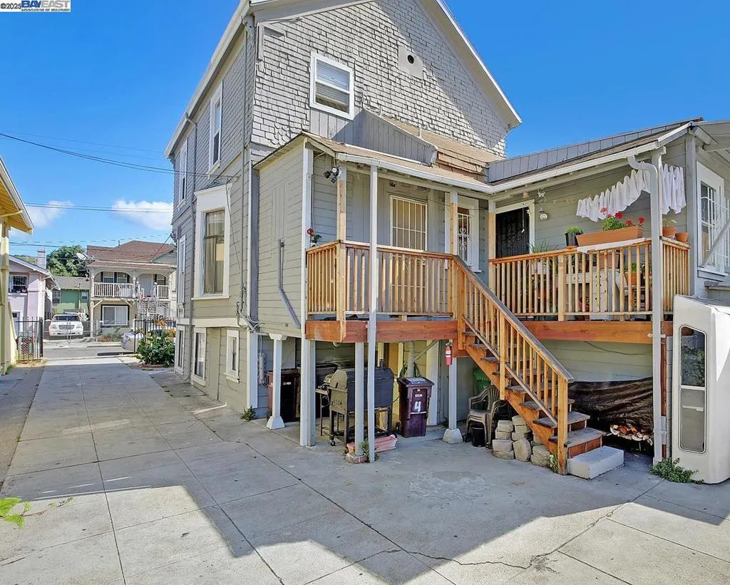 3311 E 17th St, Oakland, California 94601 home-pic-16