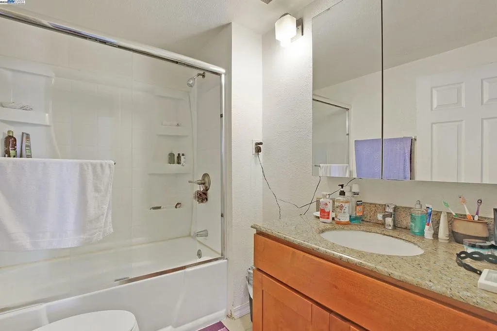 3311 E 17th St, Oakland, California 94601 home-pic-11