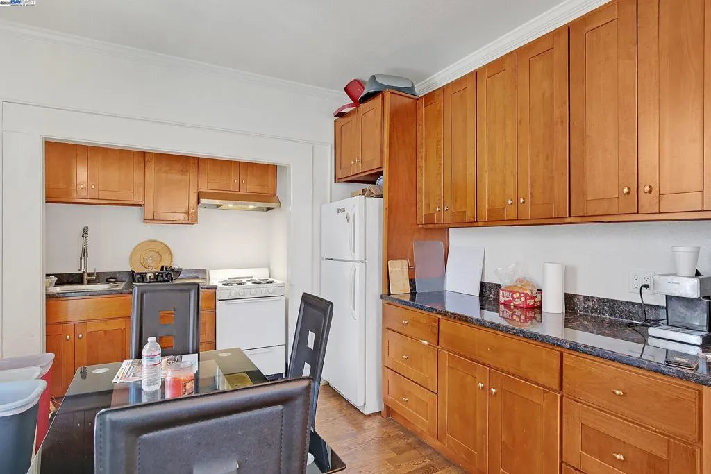 3311 E 17th St, Oakland, California 94601 home-pic-10