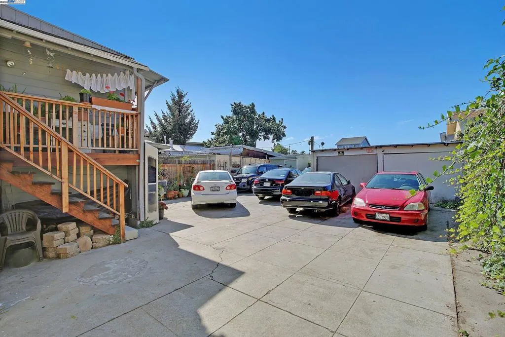 3311 E 17th St, Oakland, California 94601 home-pic-15