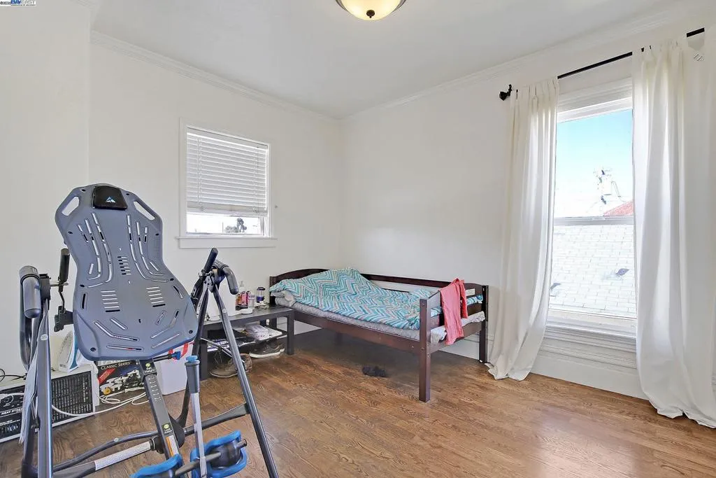 3311 E 17th St, Oakland, California 94601 home-pic-12