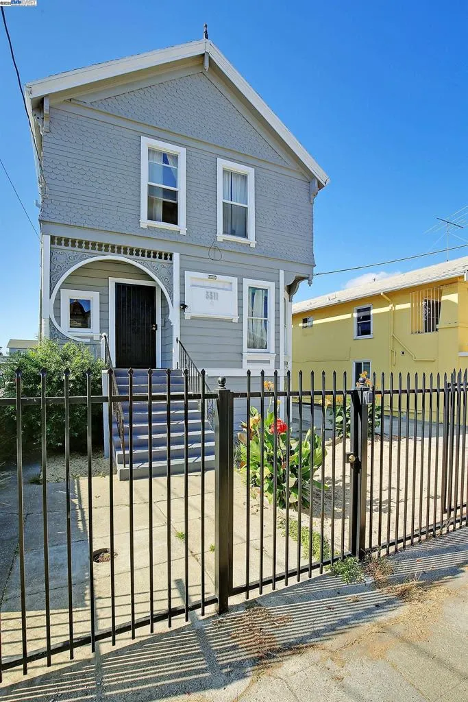 3311 E 17th St, Oakland, California 94601 home-pic-4