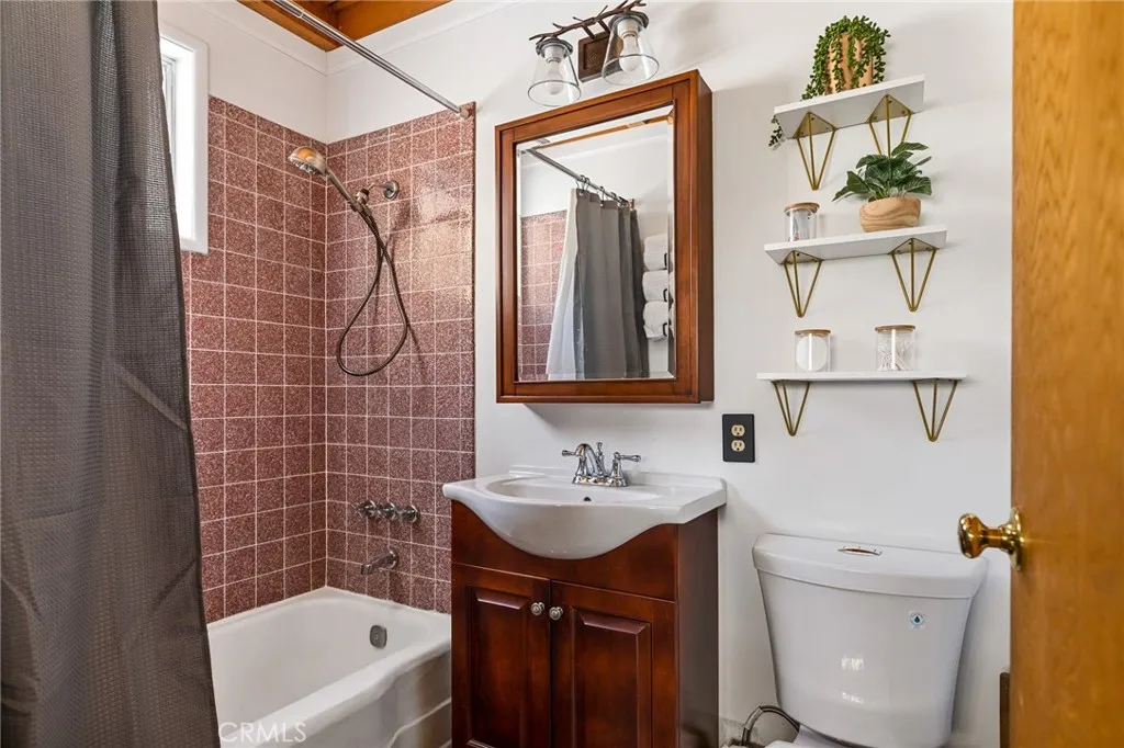 32903 Canyon Drive, Green Valley Lake, California 92341 home-pic-7