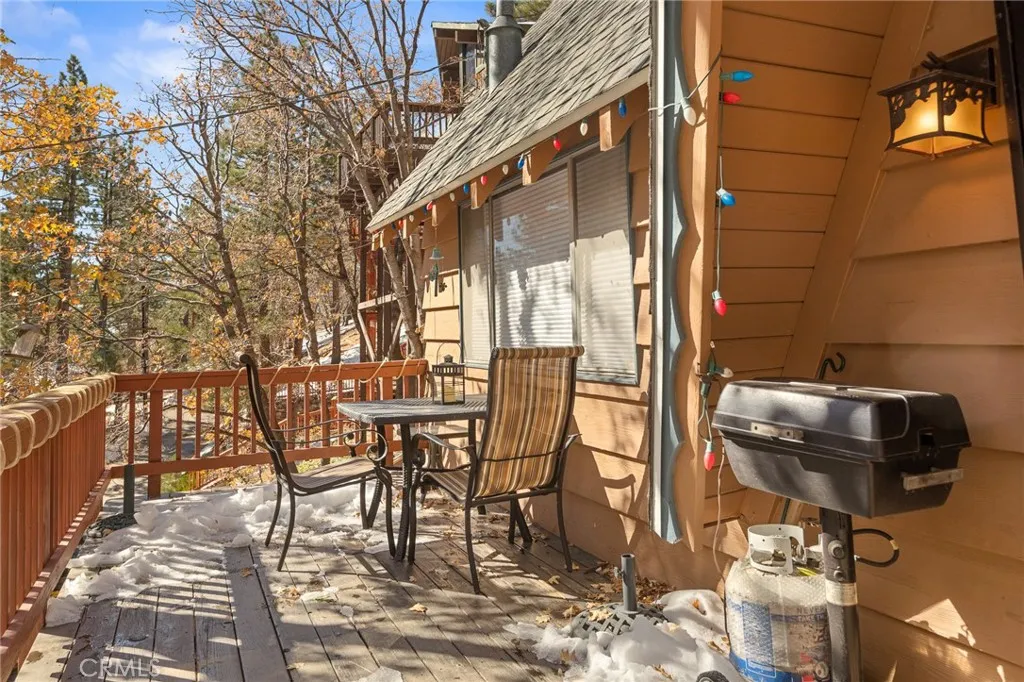 32903 Canyon Drive, Green Valley Lake, California 92341 home-pic-1