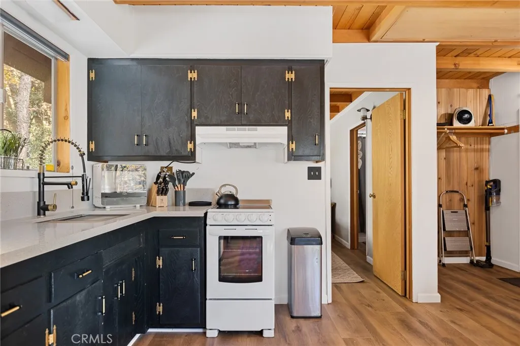 32903 Canyon Drive, Green Valley Lake, California 92341 home-pic-21
