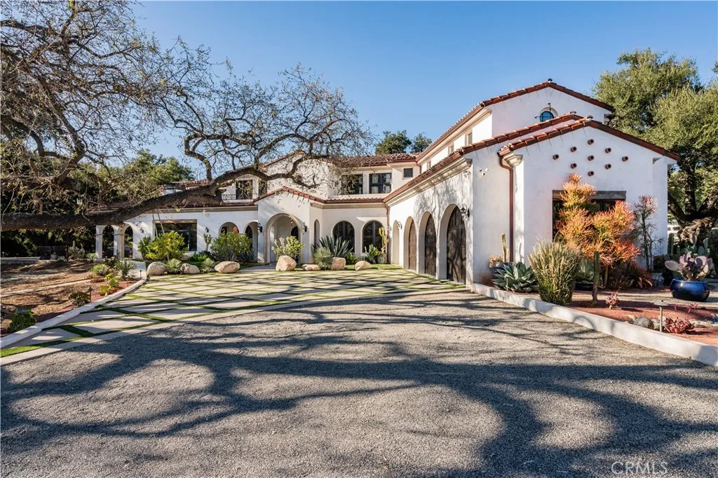 6451 Chesebro Road, Agoura Hills, California 91301, 6 Bedrooms Bedrooms, ,7 BathroomsBathrooms,Residential,For Sale,Chesebro,SR25107576